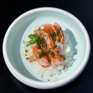 CHIRASHI SALMONE SCOTTATO