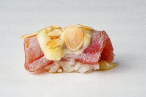 NIGIRI TUNA MANDORLE